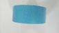 Сделайте голубую ленту для маскировки водостойким бумаги крепе цвета используемую в ремонтировать потолка